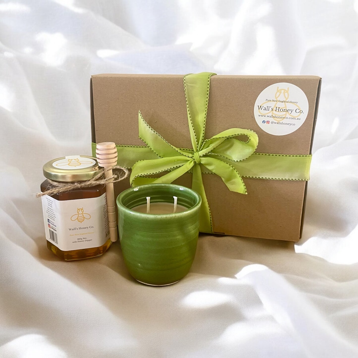 Green 2-wick beeswax candle and honey gift box